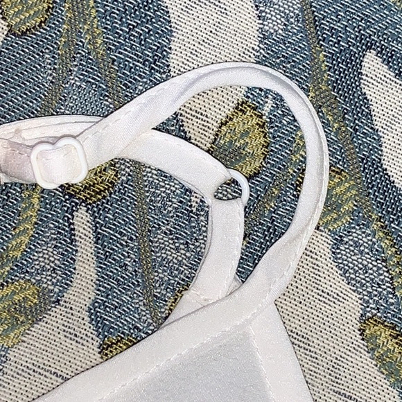Simply Styled Cami, Size Medium, Off-white - Picture 3 of 11